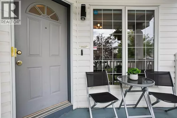 Calgary, AB T3L2G1,20 Tuscarora Place NW