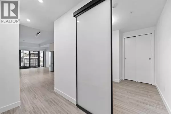 Calgary, AB T2P1R8,913, 730 2 Avenue SW