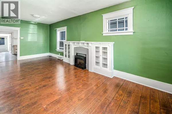 Calgary, AB T2M0Z6,905 19 Avenue NW