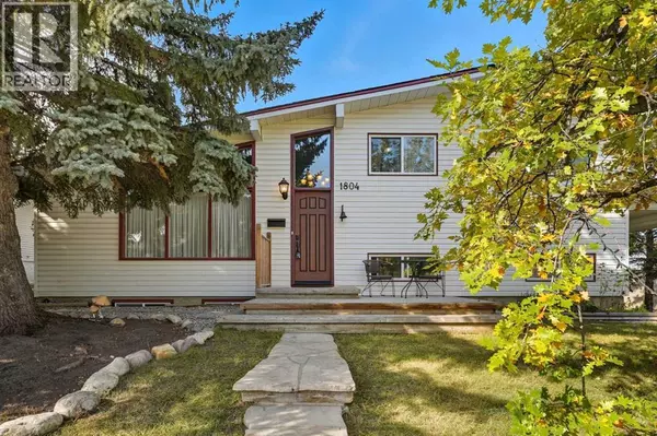 1804 Braemar Place SW, Calgary, AB T2W0Z4