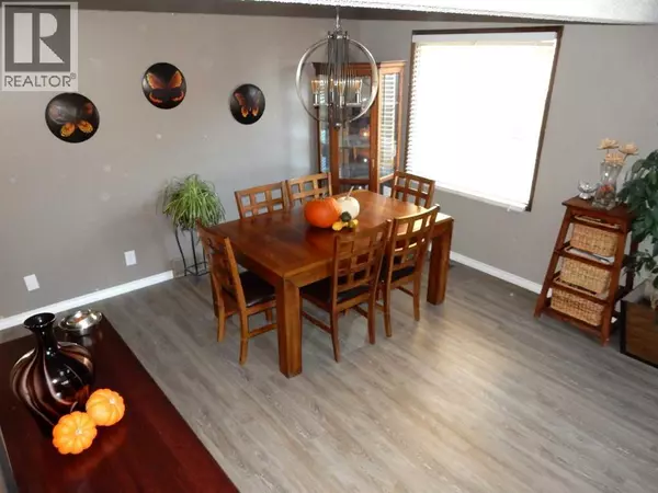 Calgary, AB T3K2H2,16 Bedwood Rise NE