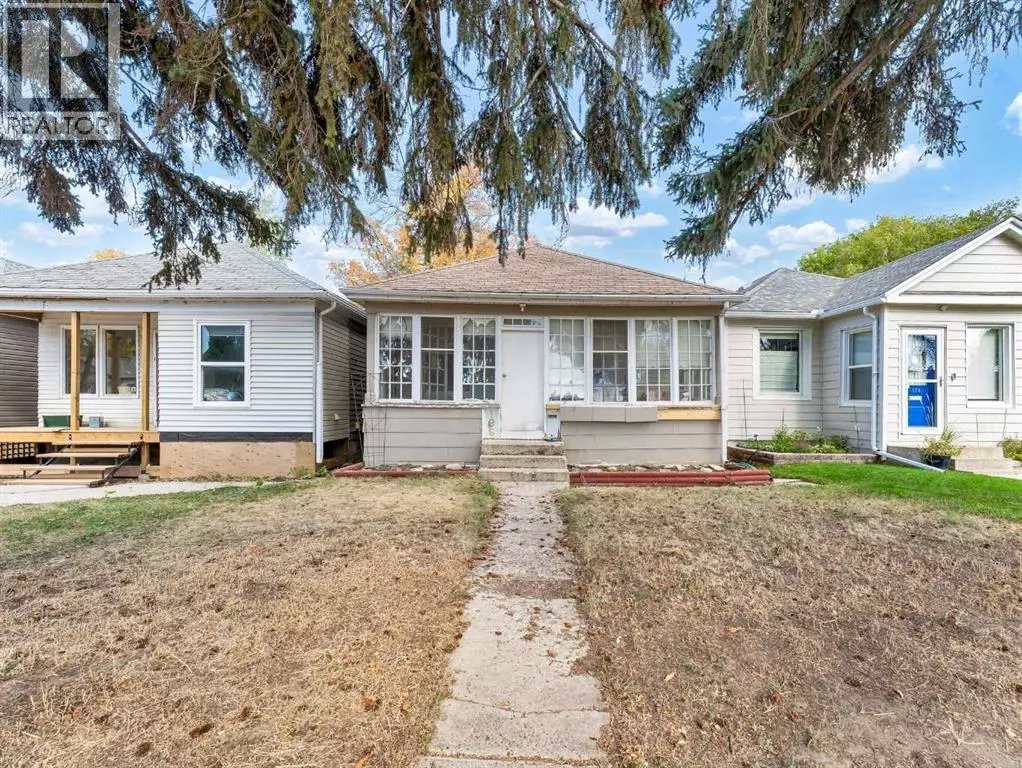 Medicine Hat, AB T1A1J3,166 7 Street SE