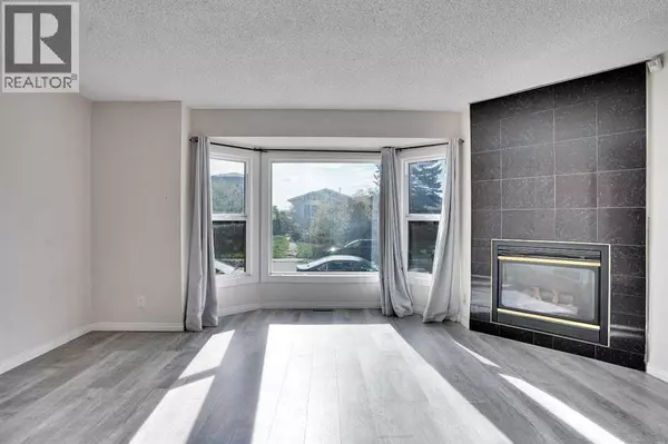 Calgary, AB T1Y6A8,48 WHITWORTH Way NE