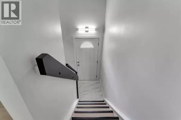 Calgary, AB T1Y2V7,105 Pinemont Bay NE