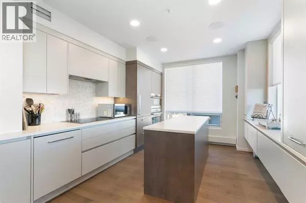 Calgary, AB T2S3C6,1004, 228 26 Avenue SW