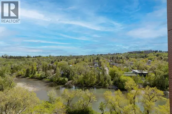 Calgary, AB T2S3C6,1004, 228 26 Avenue SW