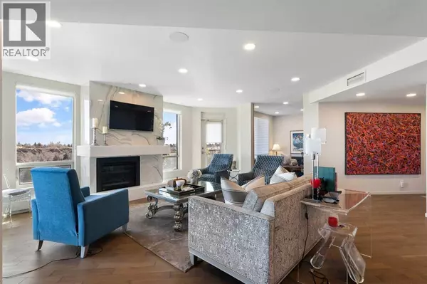 Calgary, AB T2S3C6,1004, 228 26 Avenue SW