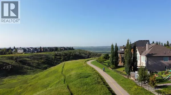 Calgary, AB T3M0S7,9 Cranarch Way SE