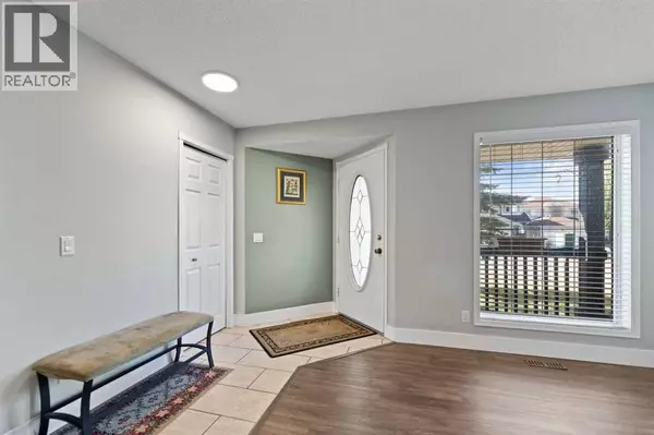 Calgary, AB T3J3S4,86 Coral Springs Close NE