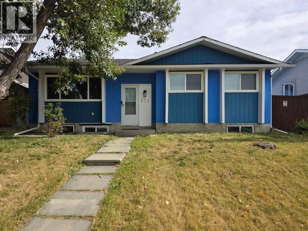Calgary, AB T2A4T4,371 Penswood Way SE