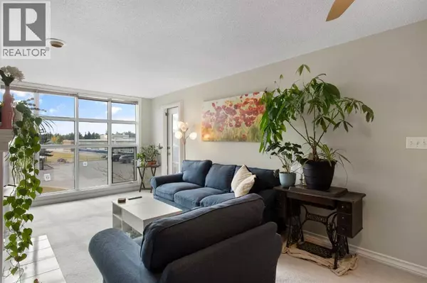 Calgary, AB T3C0H4,202, 4944 8 Avenue SW