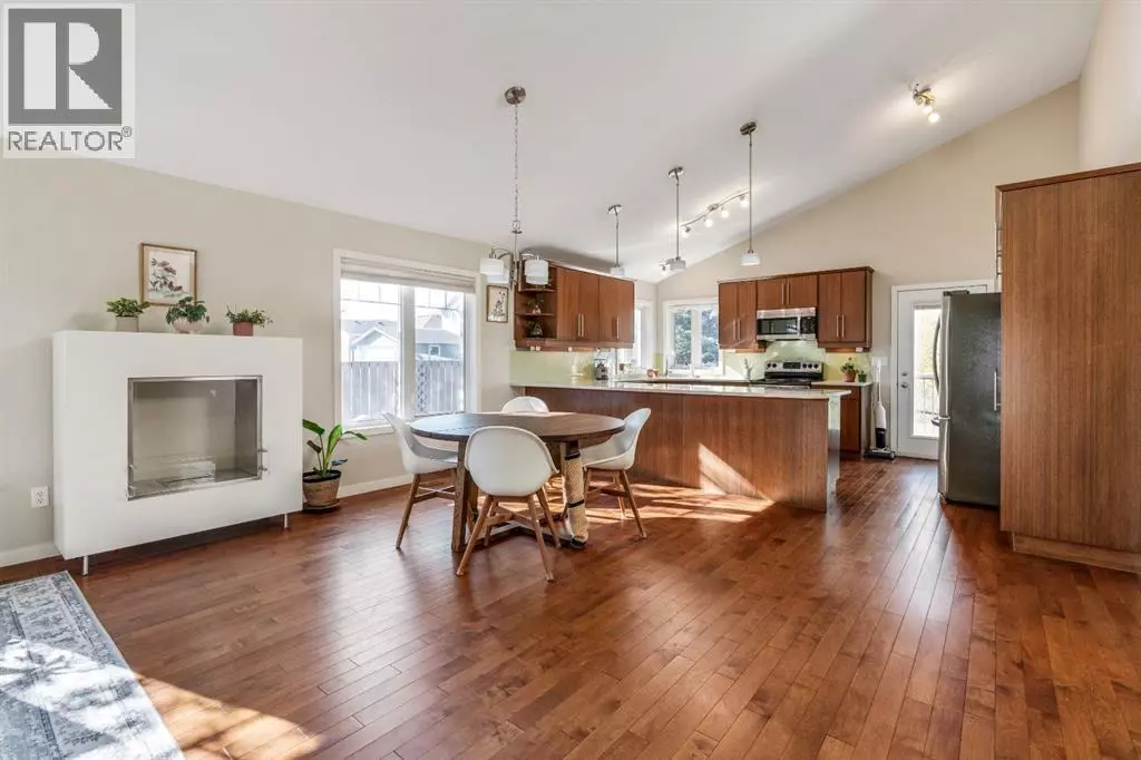Lethbridge, AB T1J0T3,609 Sunridge Crescent W