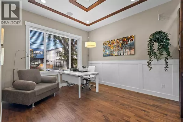 Calgary, AB T2M2K7,453 28 Avenue NW