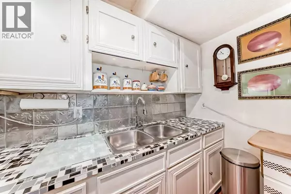 Calgary, AB T3B3X2,106, 6223 31 Avenue NW