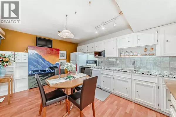 Calgary, AB T3B3X2,106, 6223 31 Avenue NW