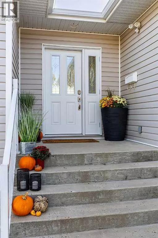 Medicine Hat, AB T1B4R5,58 Cottonwood Court SW