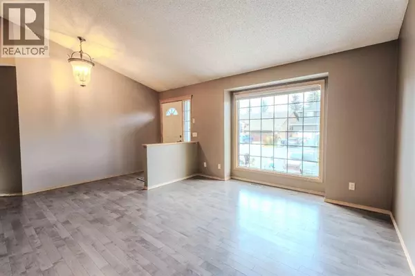 Calgary, AB T2W6C1,135 Canterbury Court SW