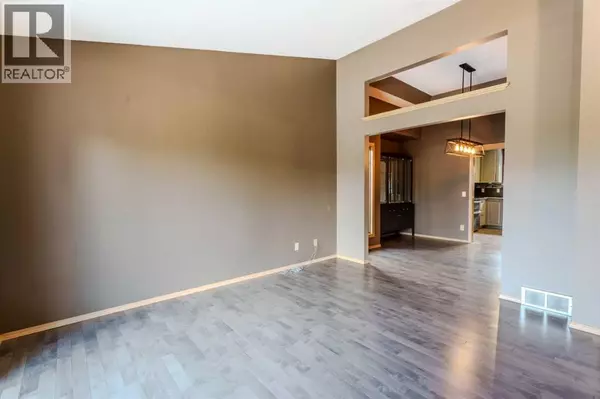 Calgary, AB T2W6C1,135 Canterbury Court SW