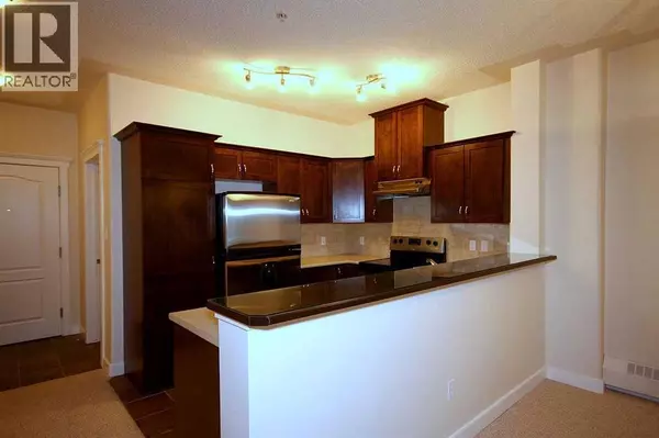 Calgary, AB T3H5X5,518, 30 Discovery Ridge Close SW