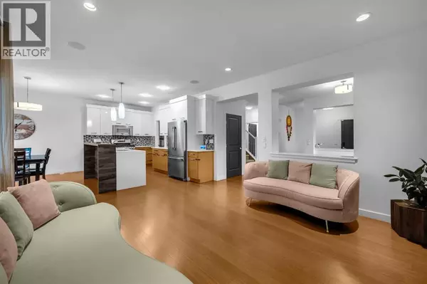 233 Cranarch Common SE, Calgary, AB T3M1M3