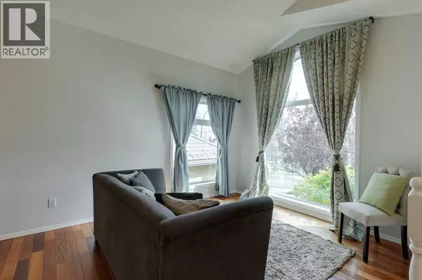 Calgary, AB T3H2T9,2208 Sirocco Drive SW
