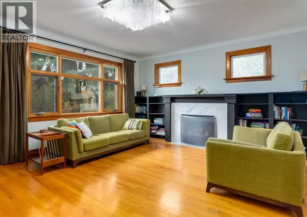 320 10 Avenue NE, Calgary, AB T2E0X2