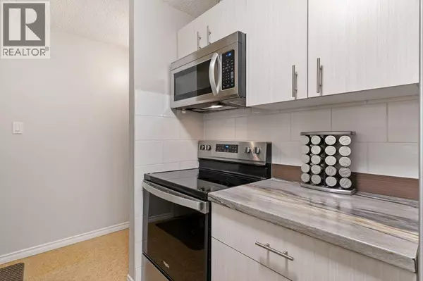 Calgary, AB T2V0H9,504, 8948 Elbow Drive SW