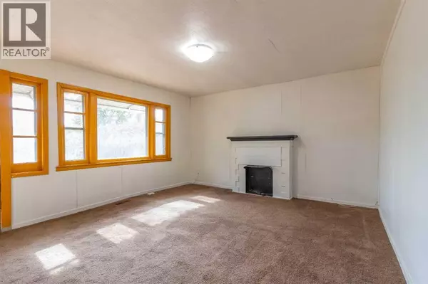 Medicine Hat, AB T1A6K6,178 3 Street NW