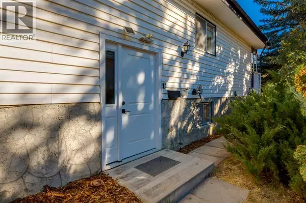 Calgary, AB T3B3M7,263 Silver Mead Close NW