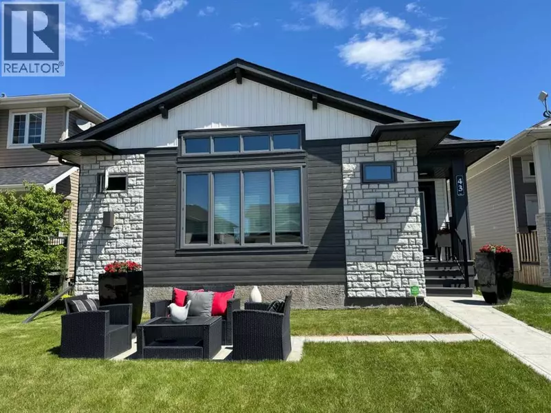 43 Windermere Close, Red Deer, AB T4N2J8