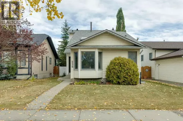 236 Hawkwood Boulevard NW, Calgary, AB T3G3E8