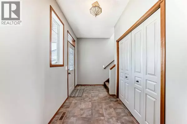 Chestermere, AB T1X1T2,112 West Creek Meadow