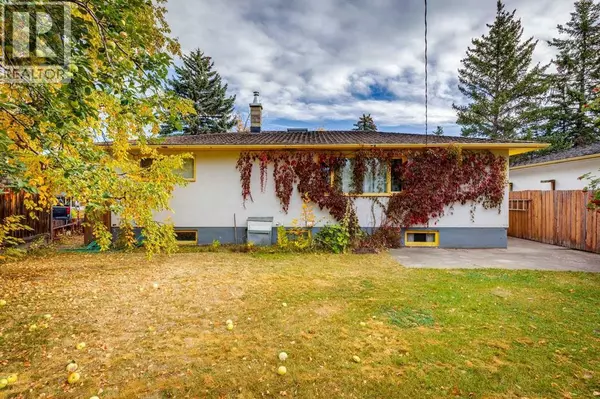 Calgary, AB T3C3J2,111 Wimbledon Crescent SW