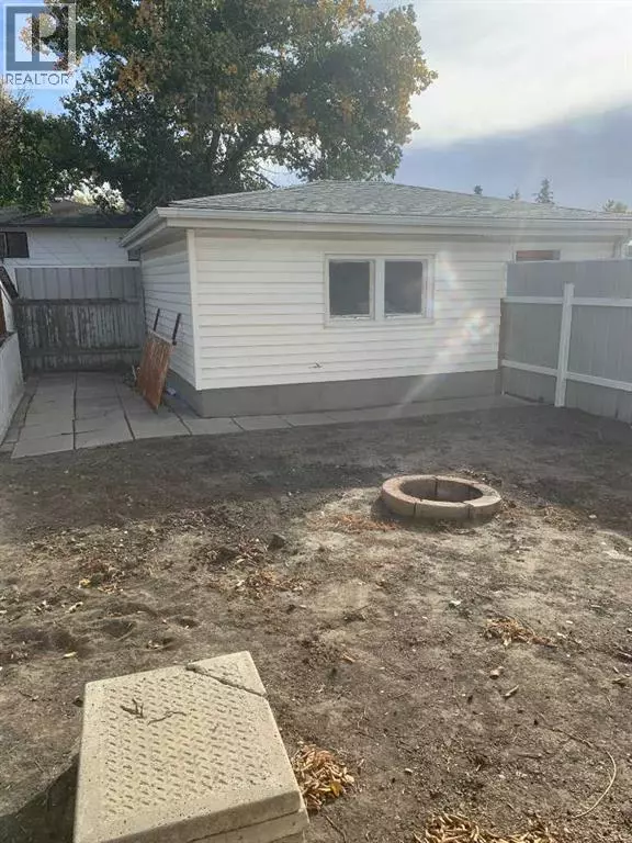 Lethbridge, AB T1H3R1,503 21 Street N