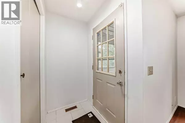 Calgary, AB T3K2B2,#11, 380 Bermuda Drive NW