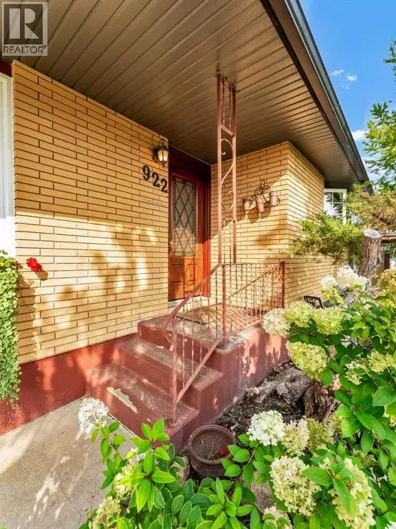 Medicine Hat, AB T1A6Z4,922 Bassett Crescent NW