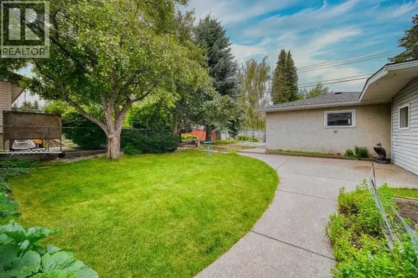 Calgary, AB T2L1M2,3307 Boulton Road NW