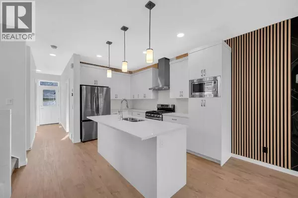 Calgary, AB T3J5P9,61 Savanna Place NE