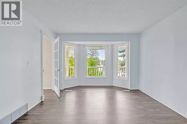 Calgary, AB T3L1B6,147 Scenic Way NW