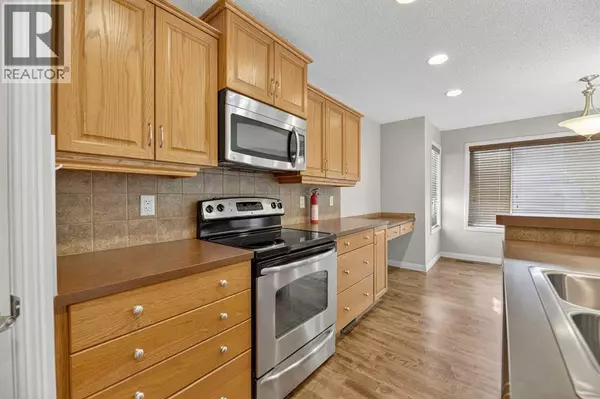 Airdrie, AB T4B3N6,332 Sagewood Landing SW