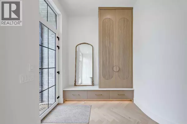 Calgary, AB T3E1M1,2322 54 Avenue SW