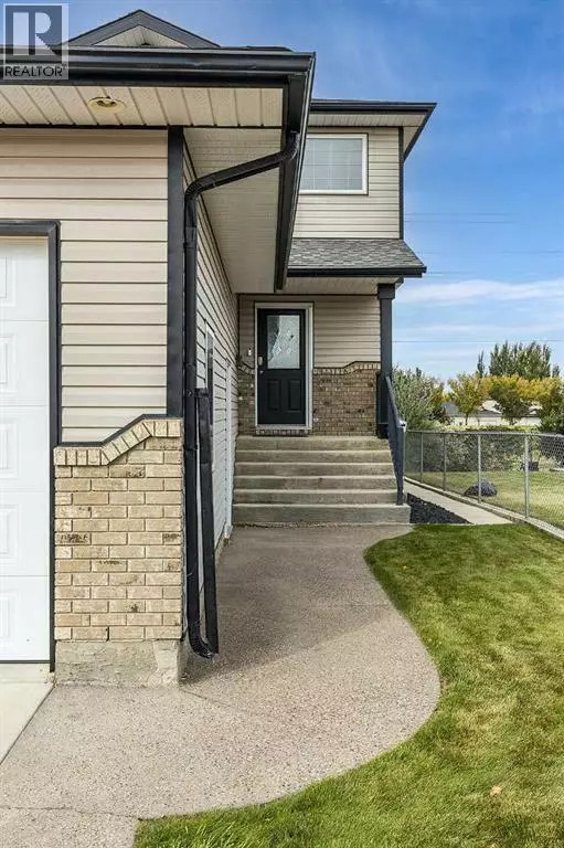 Medicine Hat, AB T1B4P5,484 Stark Way SE