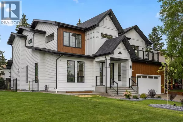 12 Vardana Place NW, Calgary, AB T3A0C5
