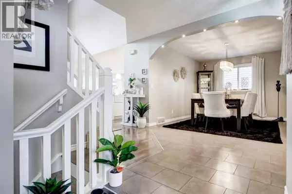 Calgary, AB T3H3N1,1121 Sierra Morena Court SW
