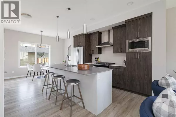 25 Sunrise Way, Cochrane, AB T4C0C8