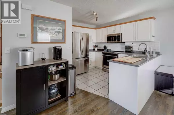 Crossfield, AB T0M0S0,13 Ross Place