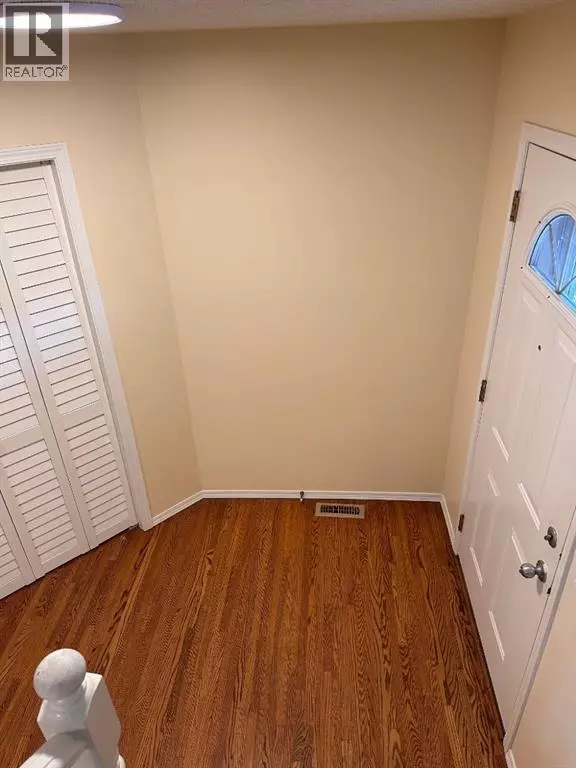 Calgary, AB T3G4Y9,513 Citadel Meadow Bay NW