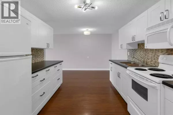 Calgary, AB T2S3A5,204, 3606 Erlton Court SW