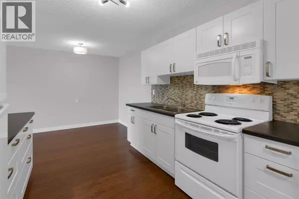 Calgary, AB T2S3A5,204, 3606 Erlton Court SW