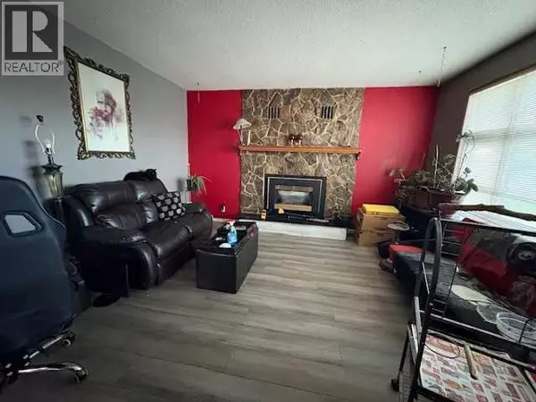 Eckville, AB T0M0X0,5232 55 Avenue